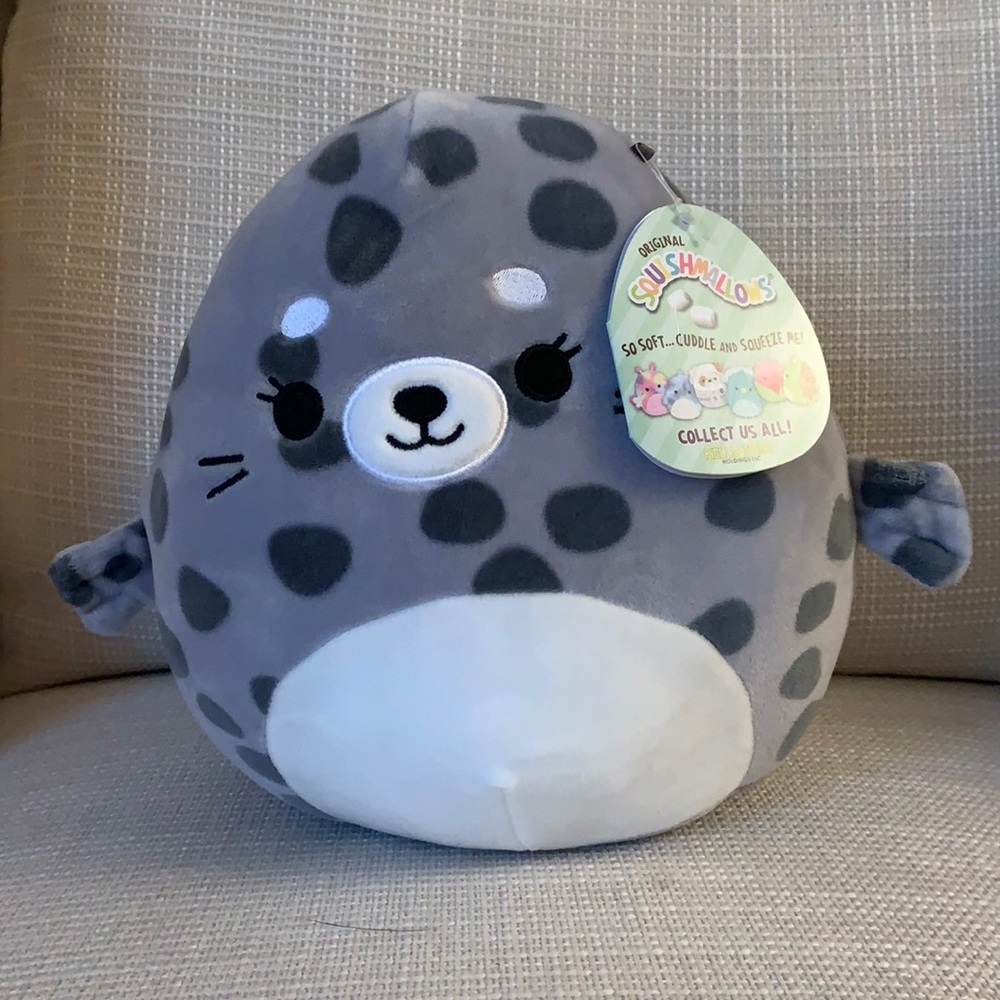 Isis 8inch Squishmallow